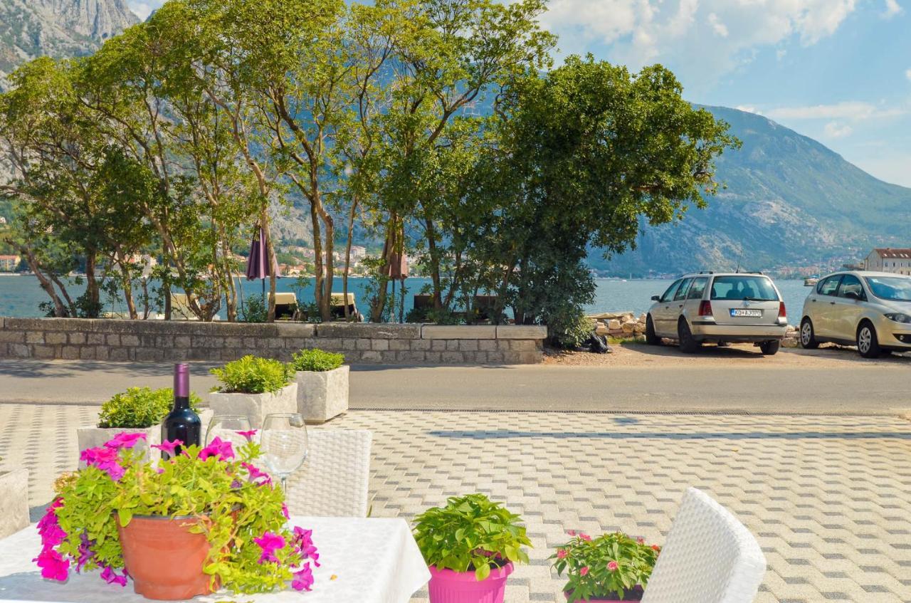 Seafront Apartment Vujovic Прчань Экстерьер фото