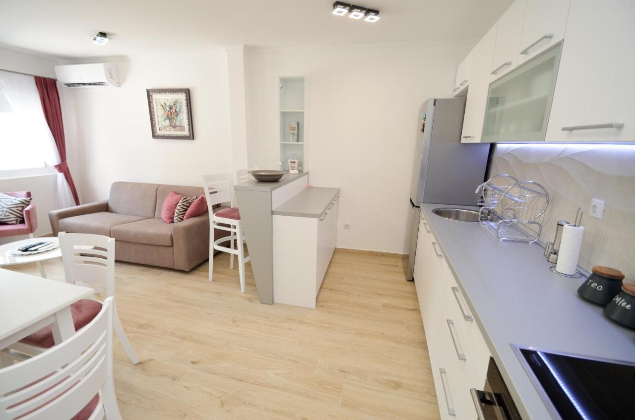 Seafront Apartment Vujovic Прчань Экстерьер фото