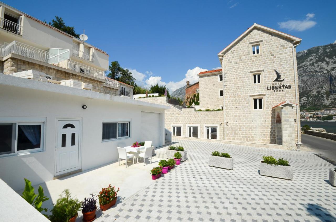 Seafront Apartment Vujovic Прчань Экстерьер фото